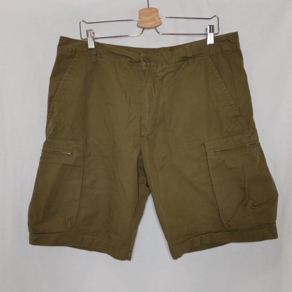 Nike Sportswear Cargo Shorts‎ Olive Green Khaki Flat Fornt Pockets 36 613644-322 - Picture 2 of 8